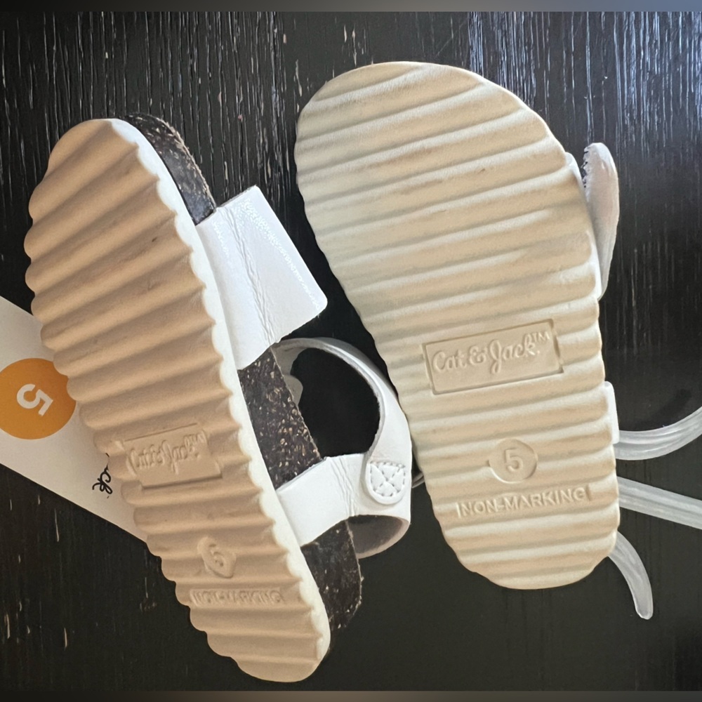 Cat & Jack girls white sandals NWT - Picture 3 of 3